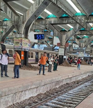 Central Railway mega block work: Shiv Sena urges Maha CM to declare holidays or allow WFH