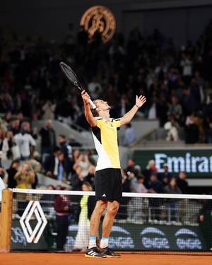 French Open: Zverev clinches 5-set thriller to edge Rune, sets QF with De Minaur