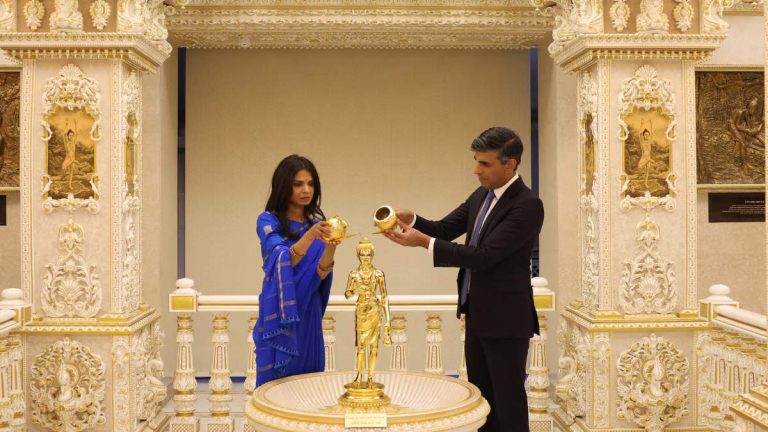 UK PM Sunak seeks blessings at London’s Neasden Temple on campaign trail