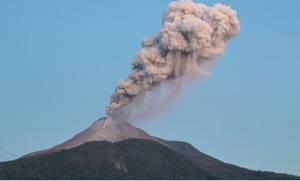 Indonesia's Mount Ibu erupts again