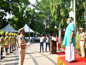 Governor unfurls national flag to make Telangana Formation Day