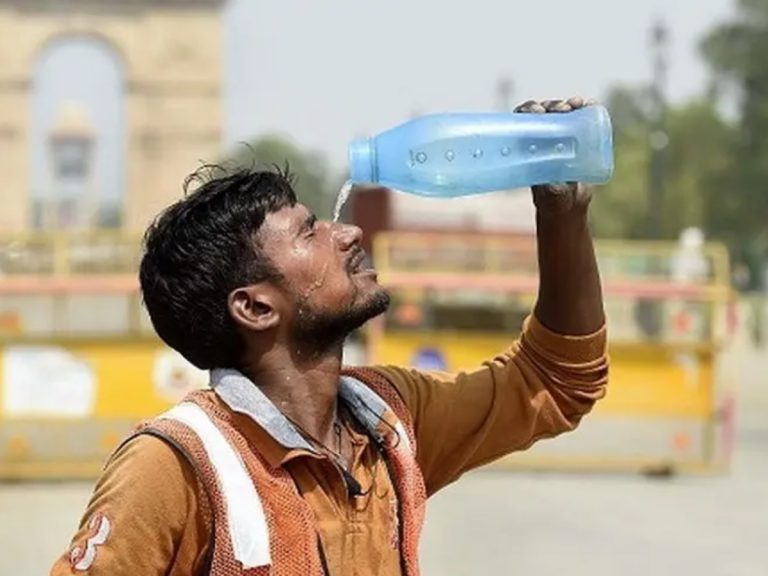 Delhi Records Hottest Night In 14 Years At 35.2°C, Surge In Heatstroke Cases Reported