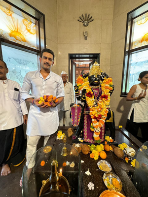 Vineet Chaudhary shares his 'peaceful' experience as he visits Mumbai's Shani temple