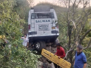 10 killed in suspected terror attack on bus in J&K (Ld)