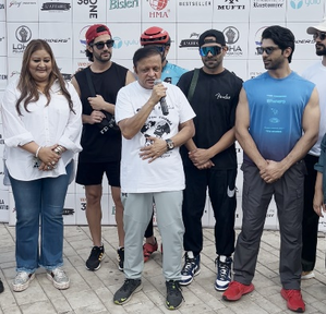 Taha Shah, Aparshakti, Sunny Kaushal, Stebin Ben do the 'Green Ride Cyclothon' in Mumbai