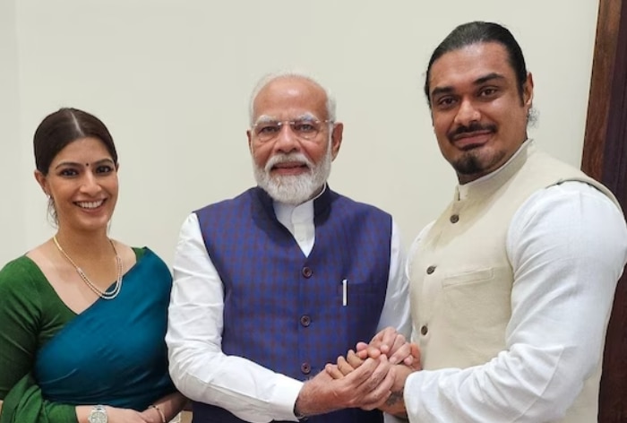 Varalaxmi Sarathkumar and Fiancé Nicholai Sachdev Invite PM Modi and Finance Minister Nirmala Sitharaman to Wedding, Share Photos with Both