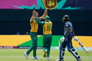 T20 World Cup: South Africa begin campaign with tricky six-wicket win over Sri Lanka