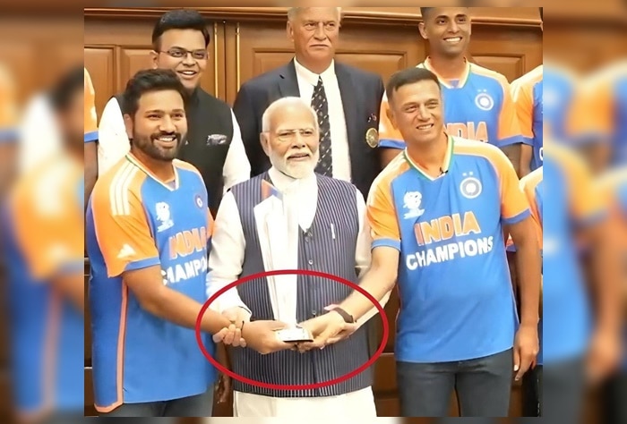 PM Narendra Modi THIS Heartwarming Gesture Towards Rohit Sharma, Rahul Dravid After T20 WC 2024 Triumph is EPIC | VIRAL PIC