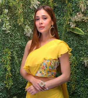 Sara Khan: Only the mirror in my washroom and phone gallery see the crazy me