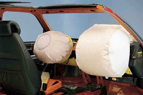 Importance of Car Safety Features: How Airbags Save Lives and How to Use Them