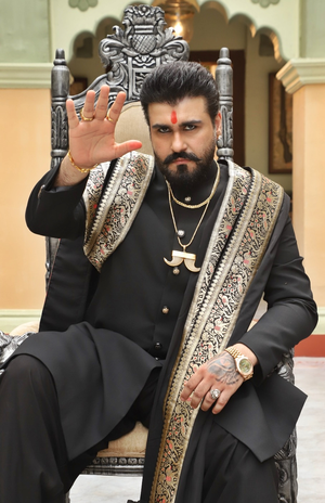 Aarya Babbar returns to screen, to play antagonist in 'Jagriti- Ek
 Nayi Subah'