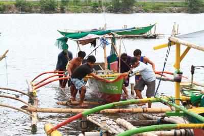 10 missing after two boats sink in Philippines