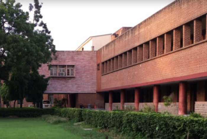 Miranda House Hikes Hostel Fees By Rs 6000 Per Semester