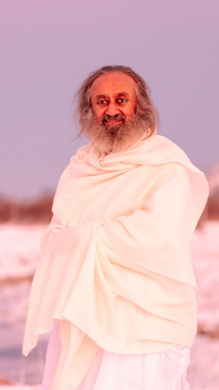 10 Quotes of Gurudev Sri Sri Ravi Shankar on Life