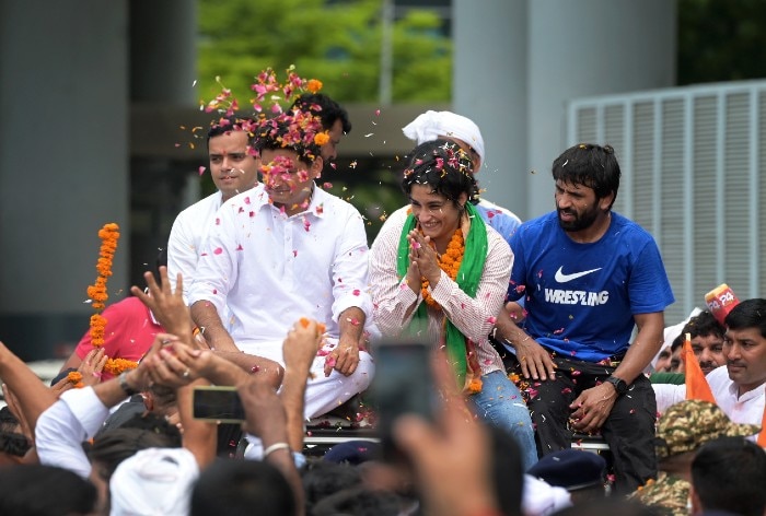 Vinesh Phogat May Join Politics, Set To Contest Haryana Assembly 2024 Polls Vs Cousin Babita Phogat, Says Report