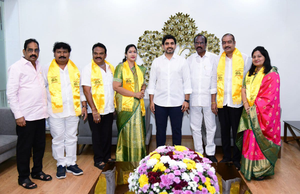 Eluru Mayor quits YSRCP, rejoins TDP