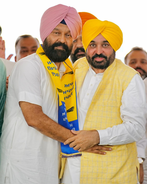 Setback to Akali Dal as veteran Dimpy Dhillon switches to AAP