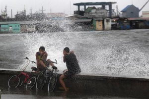 Floods, landslides in Philippines kill 10