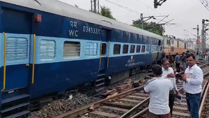 MP: Two coaches of Indore-Jabalpur Overnight Express derail, no casualties