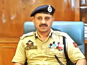 Top cop reviews election preparedness, security scenario in J&K's Shopian