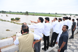 Telangana CM seeks Rs 2,000 crore from Centre as immediate flood relief