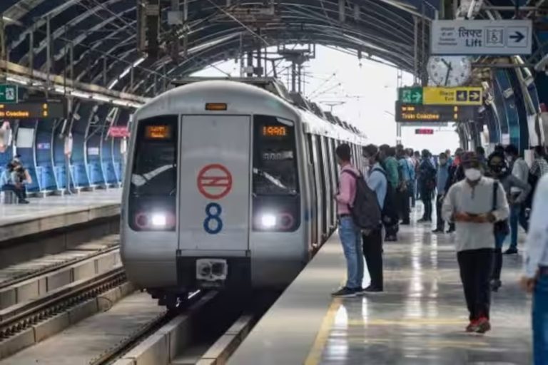 Delhi Metro Yellow Line Faces Disruptions: Samaypur Badli to Jahangir Puri Trains to Operate on Single Line During Specific Hours