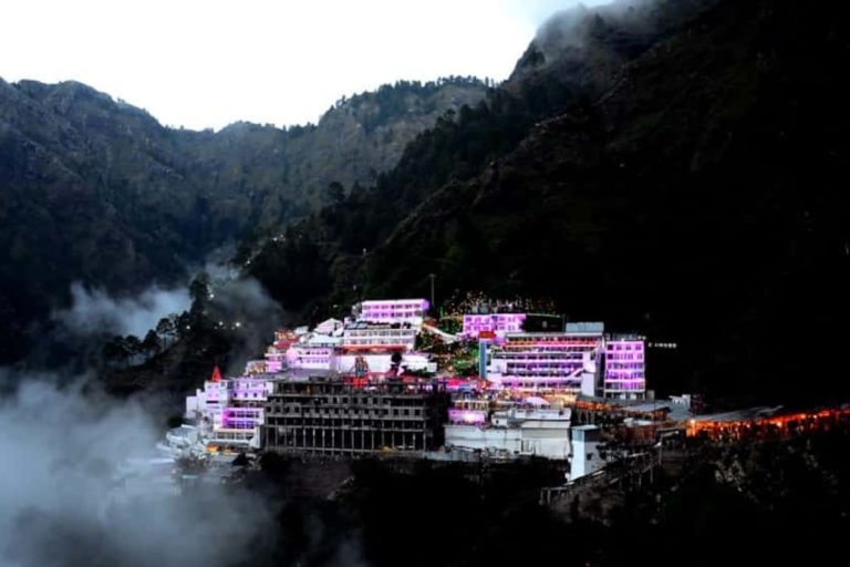 2 Devotees Dead, 3 Seriously Injured Following Landslide At Vaishno Devi Track: Video Surfaces