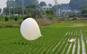 North Korea launches more trash balloons toward South Korea: Officials (Ld)