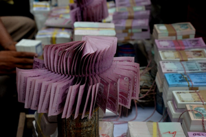 Bangladesh lifts limit on cash withdrawals from banks