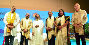 Sri Sri Ravi Shankar bats for achieving drug-free Mauritius