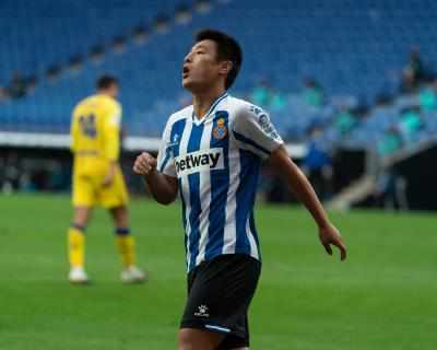 China striker Wu Lei lacks assists at national team, says Meizhou defender Wang