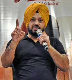 Gurpreet Ghuggi reacts on Kangana's 'Emergency'; calls it 'agenda'