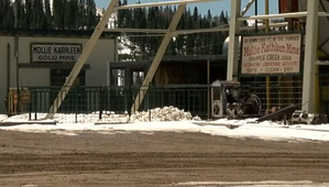 US: 1 dead, 12 trapped underground in Colorado gold mine (Ld)